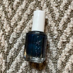 Essie “dive bar”